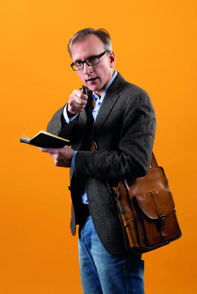 Uwe-Peter Spinner als Deutschlehrer Klamm in dem Klassenzimmerstück "Klamms Krieg" von Kai Hensel